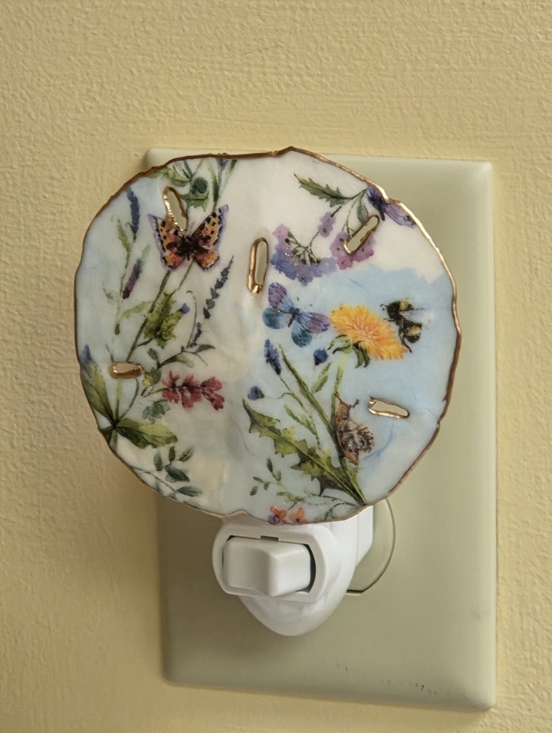 handcrafted by Theresa ❤️ 💙 Other - Handcrafted Natural Nite Light In Floral Butterfly Design
